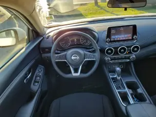 Nissan Sentra 2025 SV 4dr Sedán