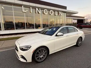 Clase E Mercedes-Benz 2023 E 350 4p Sedan