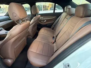 Clase E Mercedes-Benz 2023 E 350 4p Sedan