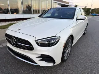 Clase E Mercedes-Benz 2023 E 350 4p Sedan