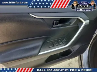 Toyota RAV4 2019 LE 4dr SUV