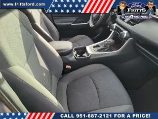 Toyota RAV4 2019 LE 4dr SUV