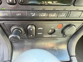 2002 Ford Thunderbird