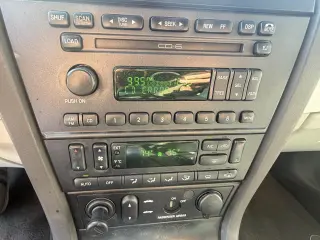 2002 Ford Thunderbird