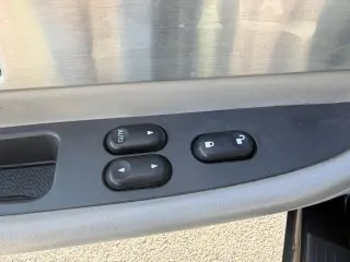 2002 Ford Thunderbird