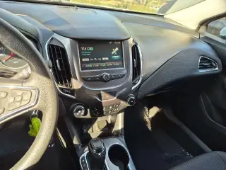 Chevrolet Cruze 2017 LT Auto 4dr Sedán