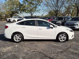 Chevrolet Cruze 2017 LT Auto 4dr Sedán