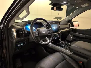 Ford F-150 2023 4x4 Lariat 4dr SuperCrew 5.5 ft. SB