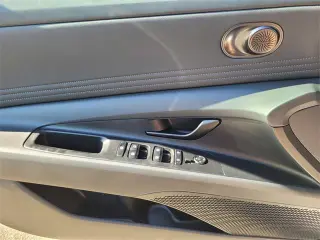 Hyundai ELANTRA Hybrid 2025 SEL Sport 4dr Sedán