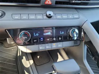 Hyundai ELANTRA Hybrid 2025 SEL Sport 4dr Sedán