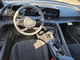 Hyundai ELANTRA Hybrid 2025 SEL Sport 4dr Sedán
