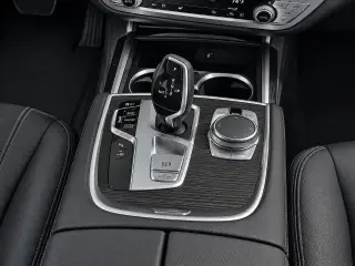 Serie 7 BMW 2019 740i 4dr Sedán