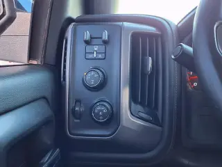 GMC Sierra 1500 2015 4x4 SLE 4p Cabasión de Tripulación 5.8 pies de Caja Corta