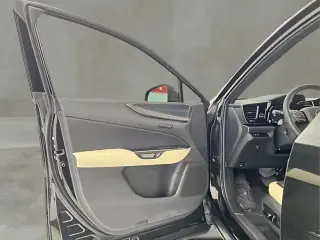 Lexus NX 350 2023 tracción en las cuatro ruedas Premium 4p Crossover