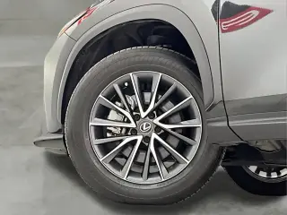 Lexus NX 350 2023 tracción en las cuatro ruedas Premium 4p Crossover