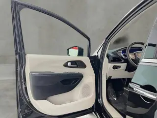 Chrysler Pacifica 2023 Limited 4dr Mini-Van