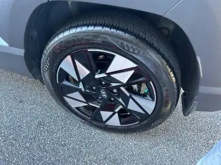 Hyundai KONA 2025 SEL Crossover 4 puertas