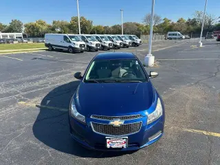 Chevrolet Cruze 2013 LS Auto 4p Sedan con 1SB