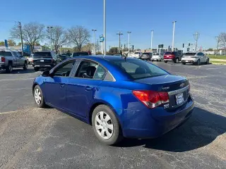 Chevrolet Cruze 2013 LS Auto 4p Sedan con 1SB