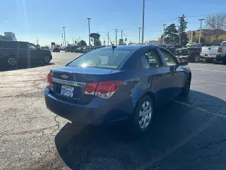 Chevrolet Cruze 2013 LS Auto 4p Sedan con 1SB