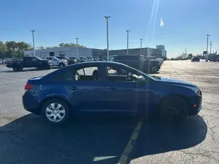 Chevrolet Cruze 2013 LS Auto 4p Sedan con 1SB