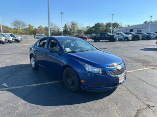 Chevrolet Cruze 2013 LS Auto 4p Sedan con 1SB