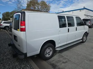 GMC Savana 2023 2500 3dr Camioneta de Carga