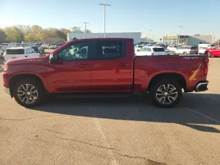 Chevrolet Silverado 1500 2022 4x4 LT cabina de 4 puertas 5.8 pies SB con 1LT
