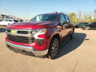 Chevrolet Silverado 1500 2022 4x4 LT cabina de 4 puertas 5.8 pies SB con 1LT