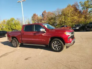 Chevrolet Silverado 1500 2022 4x4 LT cabina de 4 puertas 5.8 pies SB con 1LT