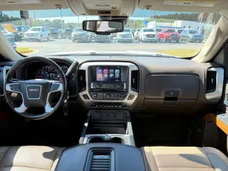 GMC Sierra 1500 2018 4x4 SLT 4dr Crew Cab 5.8 ft. SB