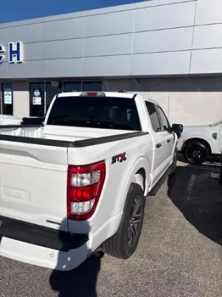 Ford F-150 2023 4x2 XL 4dr SuperCrew 5.5 ft. SB