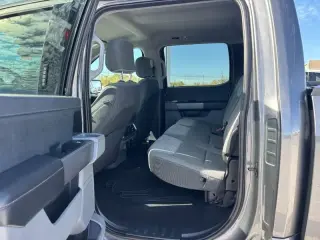 Ford F-150 Lightning 2023 AWD XLT 4dr SuperCrew 5.5 ft. SB
