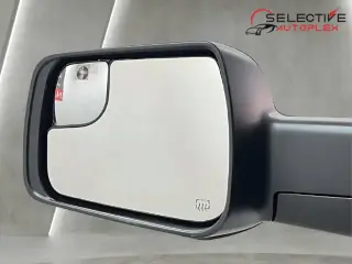 Ram 1500 2023 4x2 Tradesman 4dr Cabina de Tripulação 5.6 ft. SB Pickup