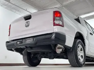 Ram 1500 2023 4x2 Tradesman 4dr Cabina de Tripulação 5.6 ft. SB Pickup