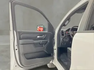 Ram 1500 2023 4x2 Tradesman 4dr Cabina de Tripulação 5.6 ft. SB Pickup