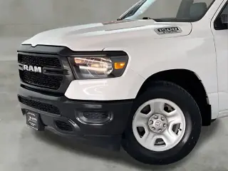 Ram 1500 2023 4x2 Tradesman 4dr Cabina de Tripulação 5.6 ft. SB Pickup
