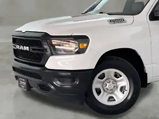 Ram 1500 2023 4x2 Tradesman 4dr Cabina de Tripulação 5.6 ft. SB Pickup