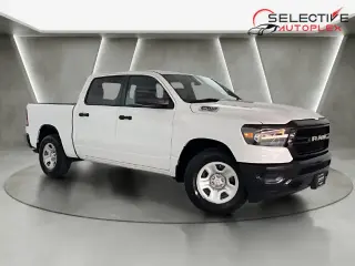 Ram 1500 2023 4x2 Tradesman 4dr Cabina de Tripulação 5.6 ft. SB Pickup