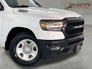 Ram 1500 2023 4x2 Tradesman 4dr Cabina de Tripulação 5.6 ft. SB Pickup