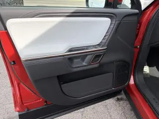 2024 Rivian R1S