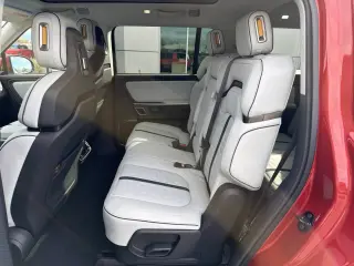 2024 Rivian R1S