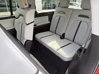 2024 Rivian R1S