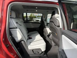 2024 Rivian R1S
