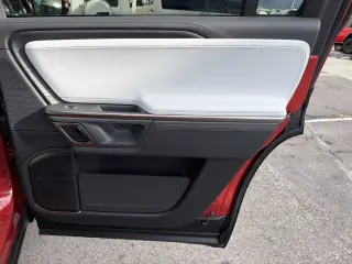 2024 Rivian R1S