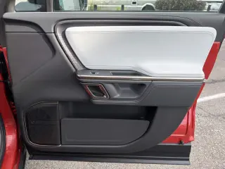 2024 Rivian R1S