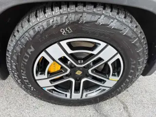 2024 Rivian R1S
