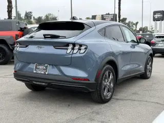 Ford Mustang Mach-E 2023 Select 4dr SUV