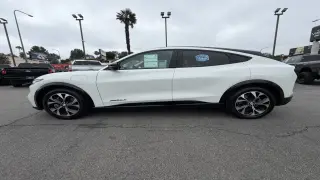 Ford Mustang Mach-E 2023 Premium 4dr SUV