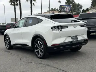 Ford Mustang Mach-E 2023 Premium 4dr SUV